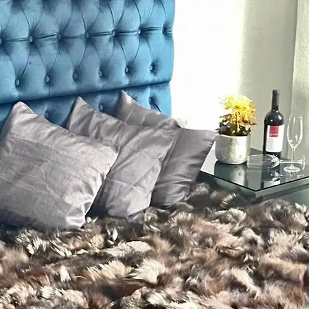 Cosmopolitan Nyaraló